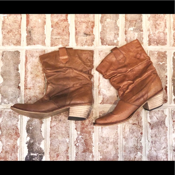 Steve Madden Shoes - Steve Madden tan leather midi heeled boots